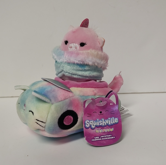 COPY - NWT Squishmallows Elizabeth 2" Squishville with Vehicle and Accessory - Picture 2 of 3